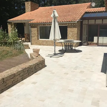 Βίλα Domaine Du Chene Du Yzernay